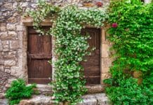 Mech stabilizowany a klimatyzacja w biurze: blaknięcie